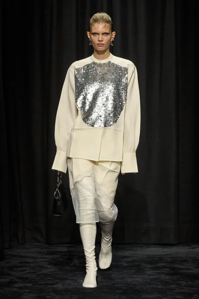 Look 49